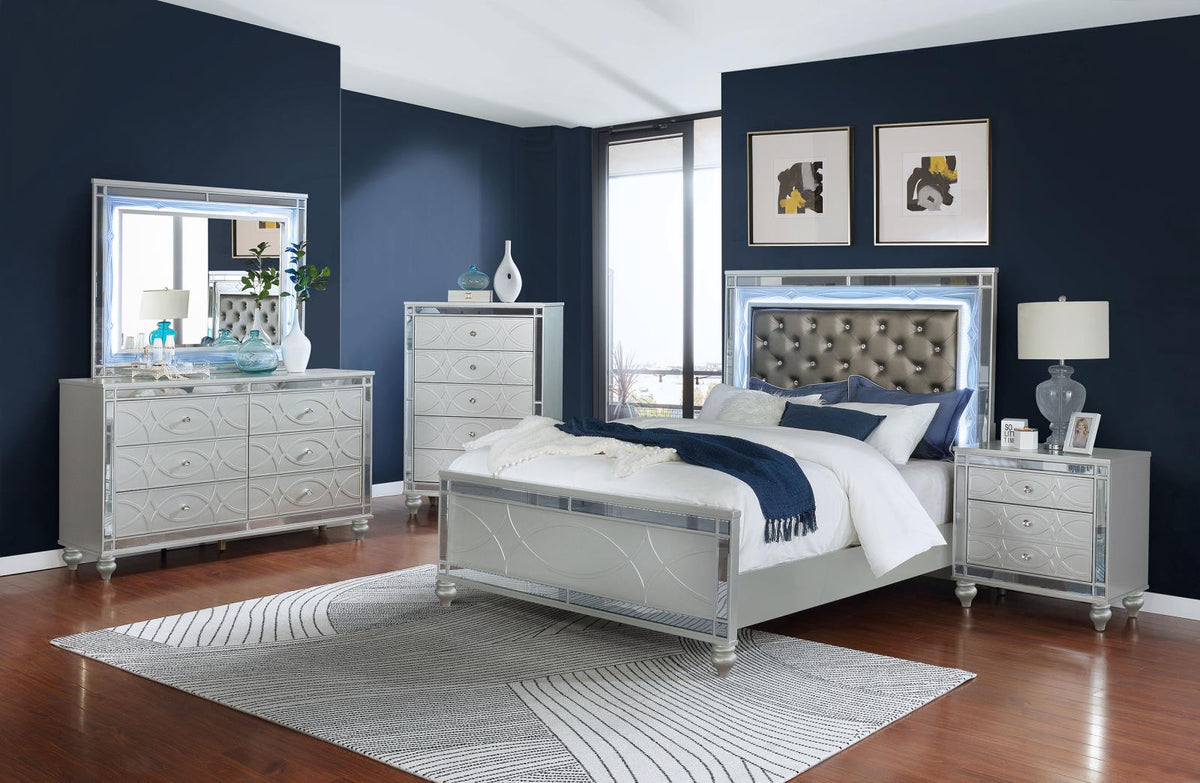 Gunnison Panel Bedroom Set - Silver Metallic